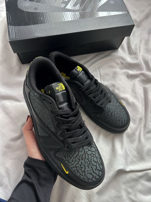 Кросівки Nike Air Jordan 1 Low Elephant Print TNF