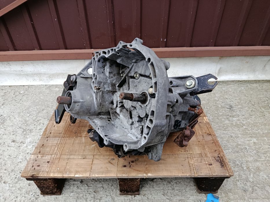 Коробка передач КПП Рено Лагуна 1 JB3