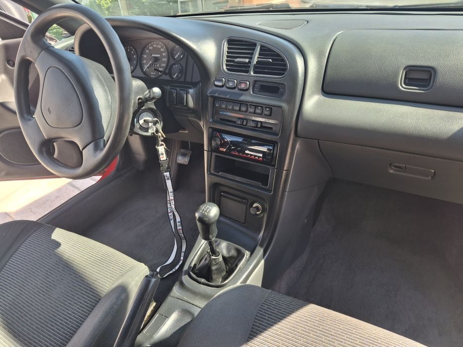 MAZDA 323 F  1995