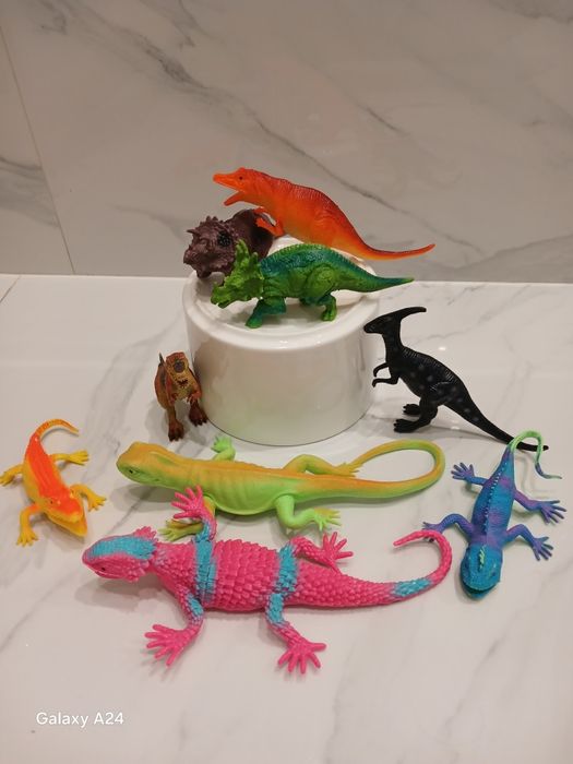 Динозавры идеальное состояние ,разные размеры.