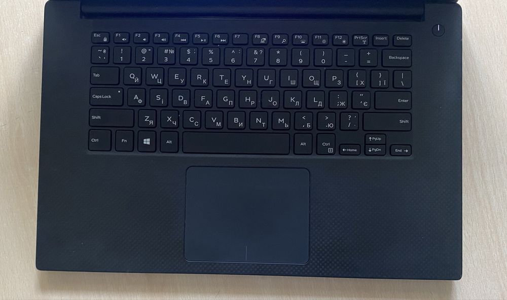 DELL Precision 5530•15.6" 4K Touch•Core i7-8850H•16•256 Quadro P1000