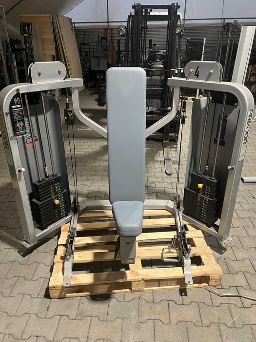 Precor shoulder  press maszyna na barki na linkach profesjonalna