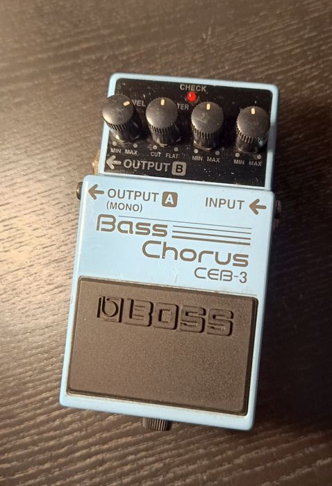 Boss Chorus CEB-3