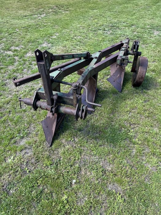 Klutywator, pług 3 skibowy