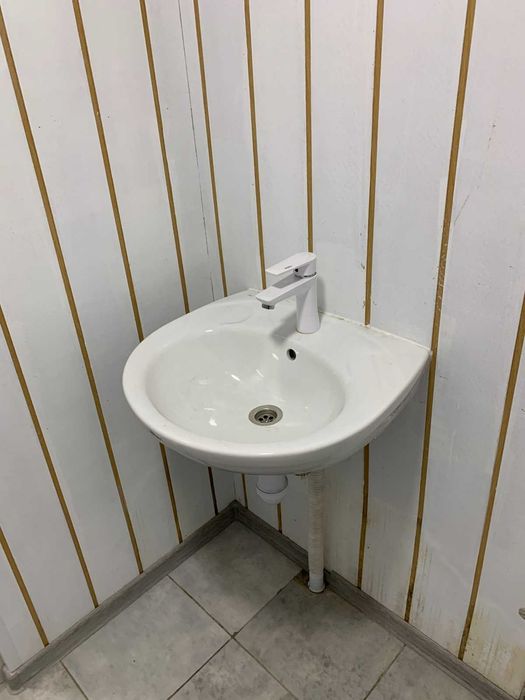 Продаж комерційного приміщення від власника склад (червона лінія)