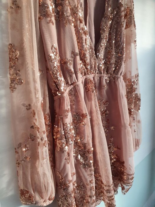 Piękny kombinezon w cekiny