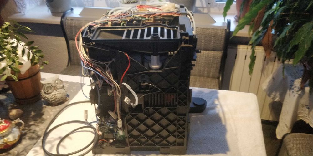 Delonghi esam 6900 część kadłubek grzałki winda pompa młynek co na zdj