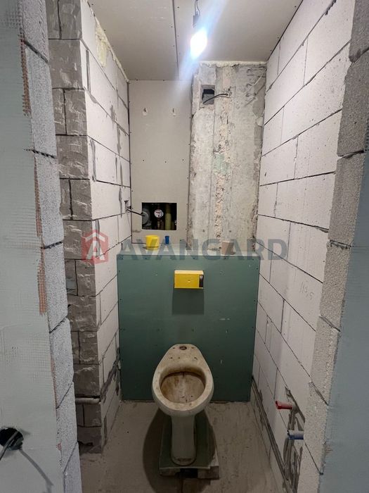 Берестейський,3кімнатна