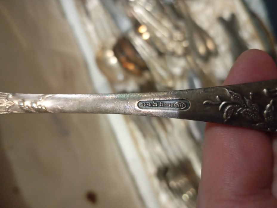 Наборы столовых приборов