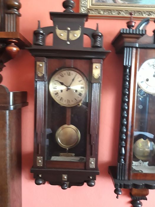 Zegar ścienny wiszacy