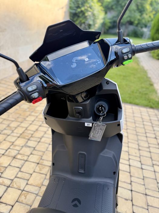Електроскутер Garow L850 2999Вт., 100км/год., електро спорт скутер
