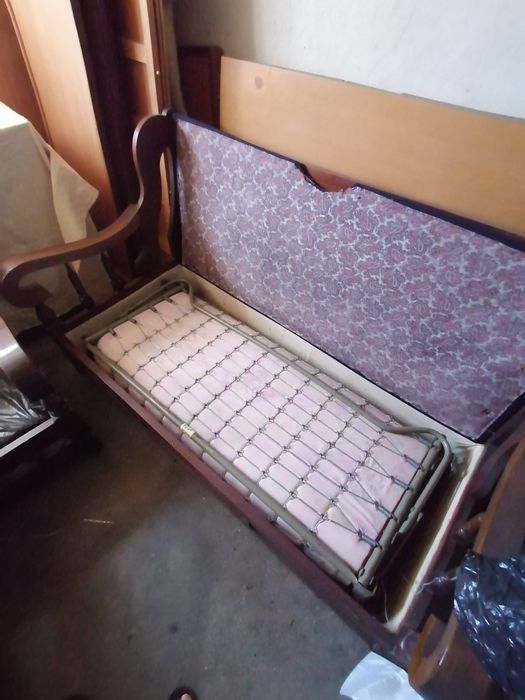 Conjunto de sofás (1 sofá 3 lugares com cama, 2 sofás individuais)