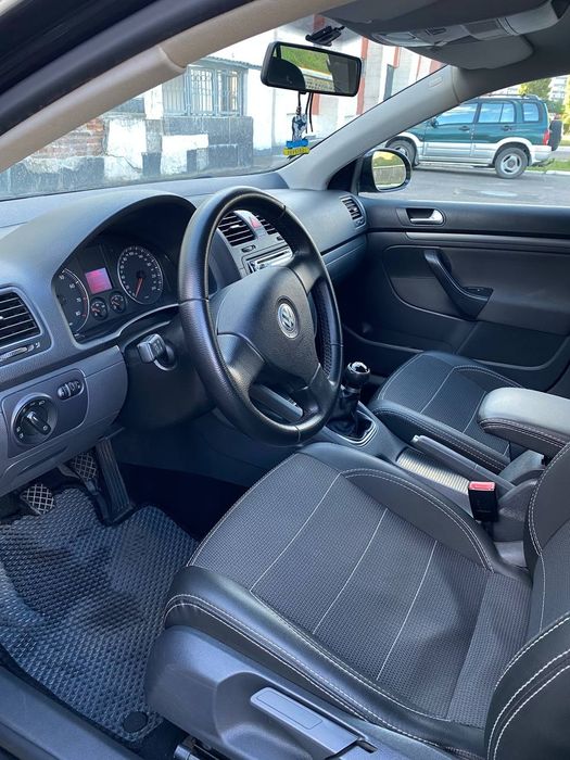 Продам своє авто(другий власник).