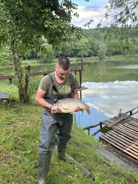 Рибалка ,відпочинок ,кемпінг ,намети ,