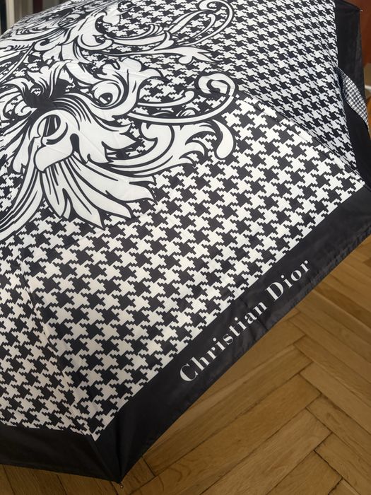 Parasol – elegancki, składany, automatyczny