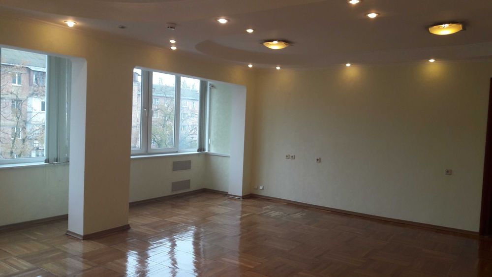 Здам офіс 50 м2, вул. Тампере 11А, Дарницька площа. Власник.
