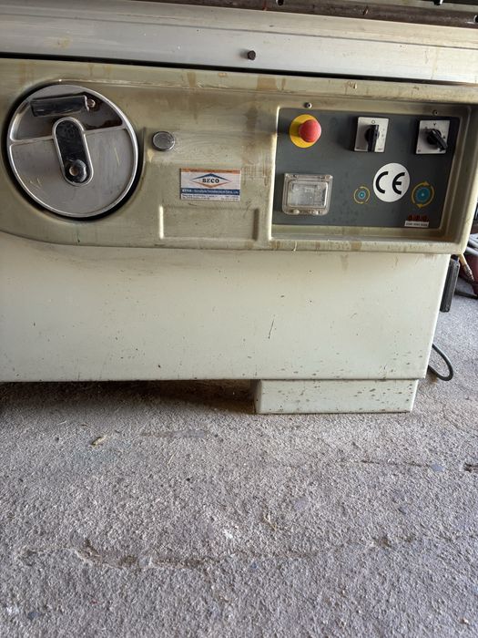 Esquadrejadora de carpintaria usada