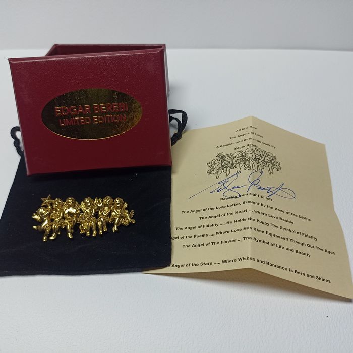 Колекційна брошка Edgar Berebi — Серія «All In A Row» Limited Edition