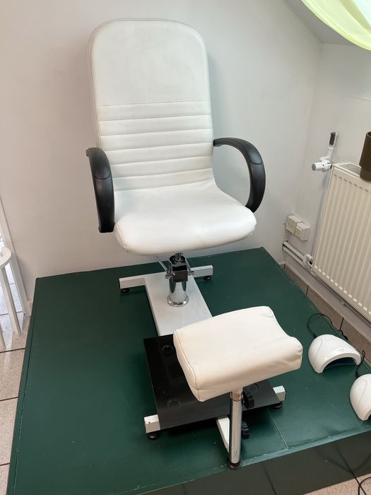 Fotel Kosmetyczny Z Podnóżkiem Do Pedicure Podologiczny