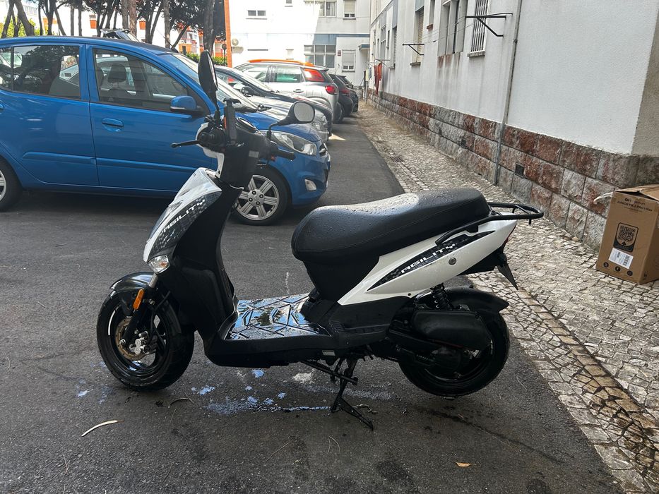 Vendo mota 50cc toda em dia