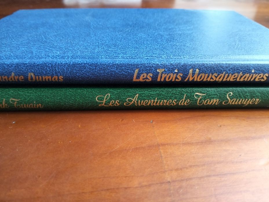 Livros Três Mosqueteiros/Tom Sawyer em francês