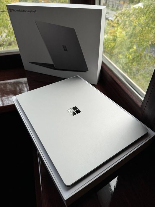 Microsoft Surface Laptop 4 13,5" AMD Ryzen 5 8GB 256GB SSD