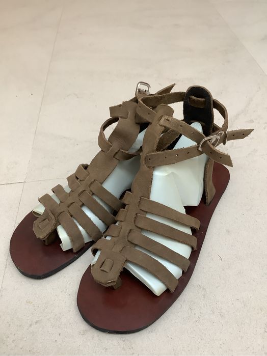 Sandálias 38,5 muito pouco uso