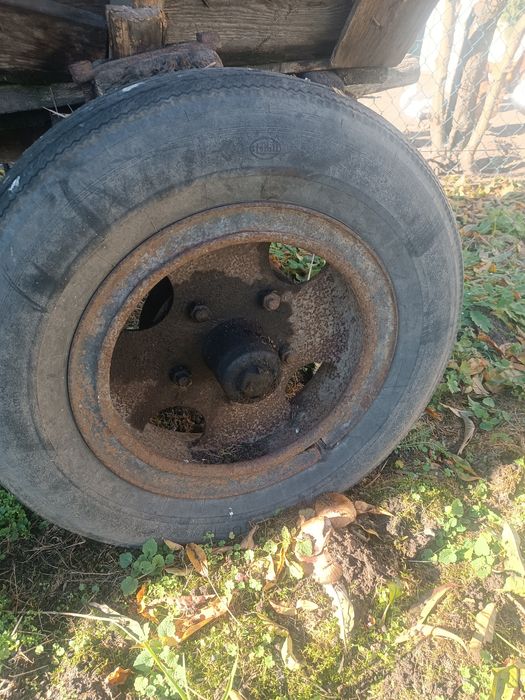 Wóz konny koła kute