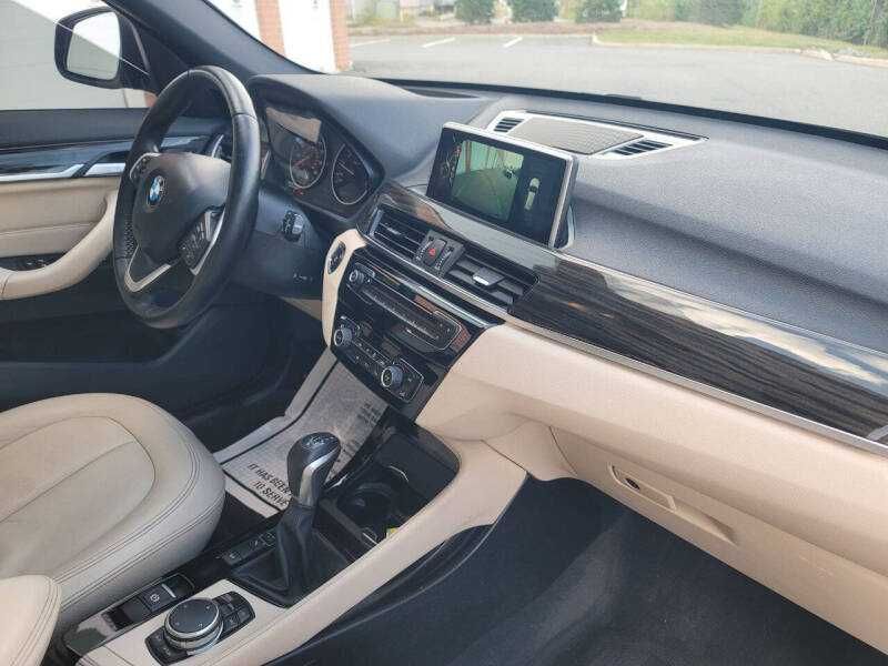 2016    BMW    X1