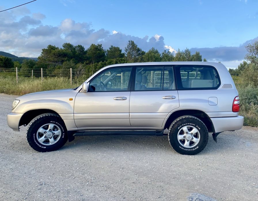 Toyota Land Cruiser HDJ100L