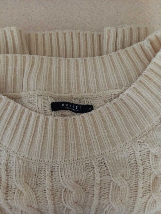 Sweterek bezowy Mohito