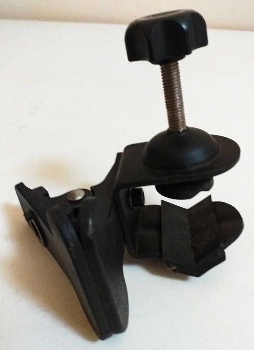 Clamp regulável com Pinça