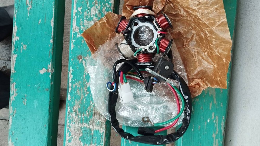 Запчастини до скутера.