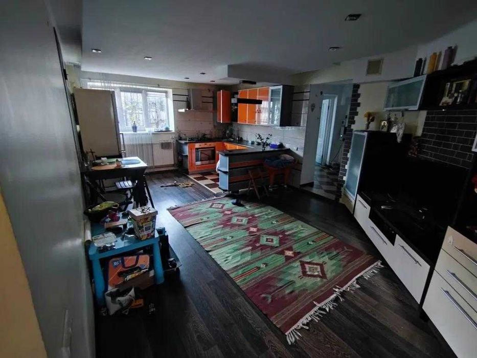 Продаж 2-к. квартири з ремонтом 70/46/24м² Винники 90000$