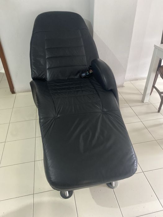 Poltrona de Massagem Profissional Duna Max – Pele Preta (bom Estado)