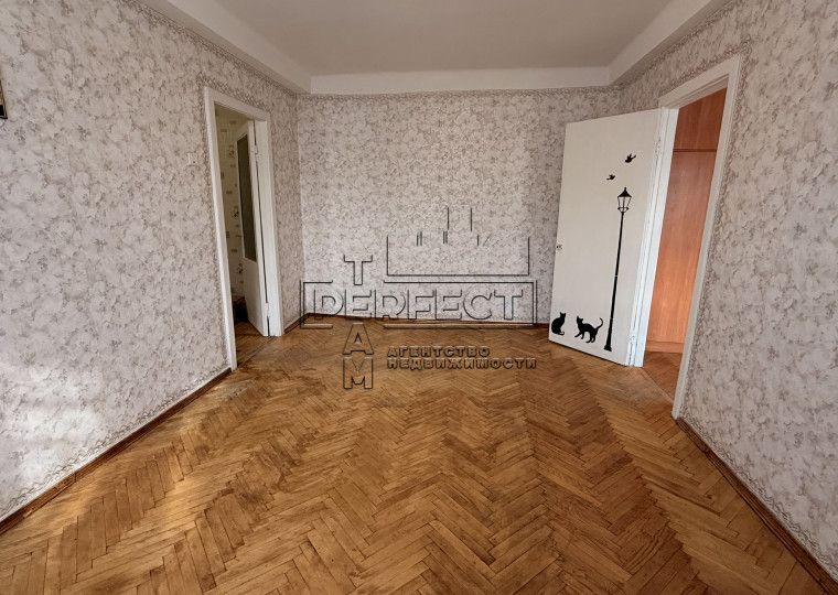 Продаж 2к квартири Кирилловская 115/2 / Кирилівська 115/2