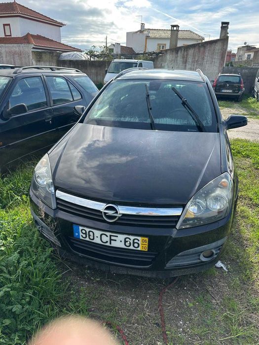 VENDE-SE Opel Astras a bom preço por repara
