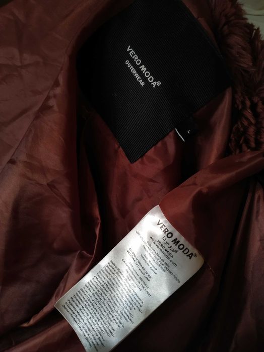 lekkie  futerko  rozm  L - ,,VERO MODA ,,