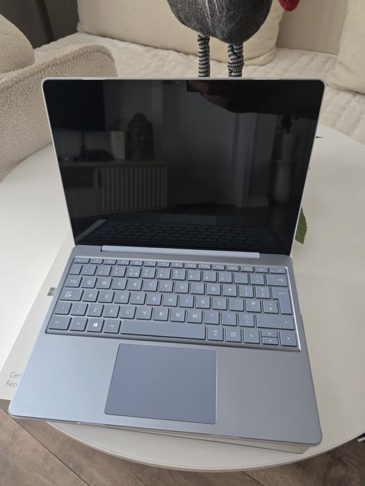 Microsoft Surface Laptop Go i5 10th 8GB Ram 128 ssd jak nowy