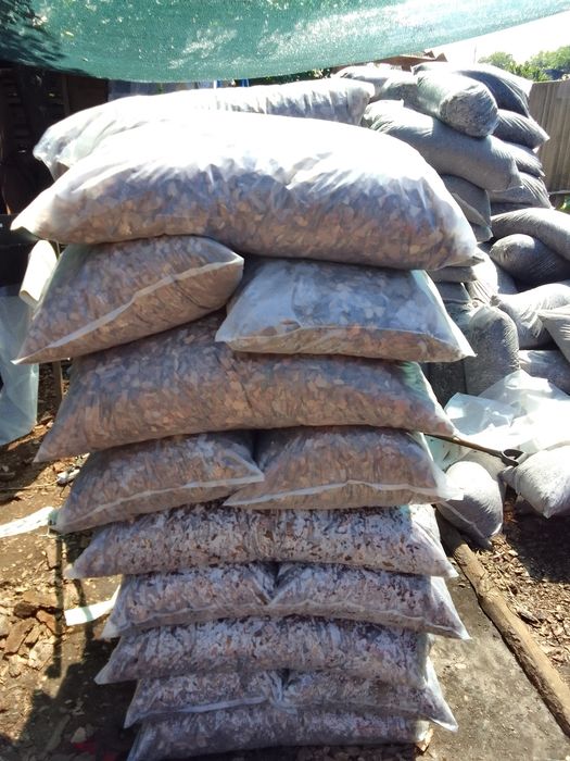 Кора соснова  для декора клумб