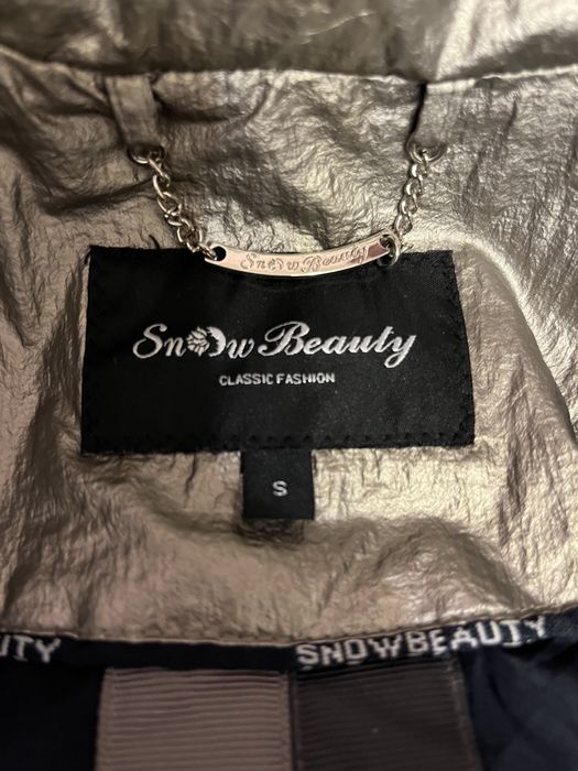 Довга жіноча куртка розмір S. Snow Beauty.