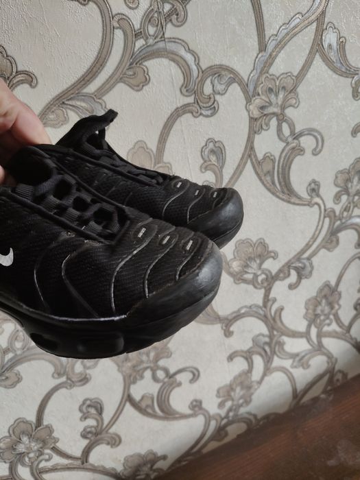 Nike tn 35.5 оригінал  для хлопчика