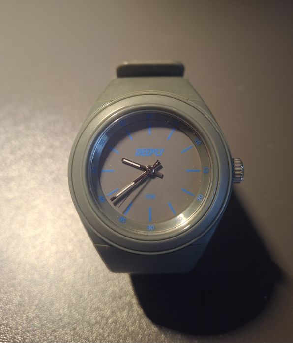 Relógio "Deeply" cinza escuro