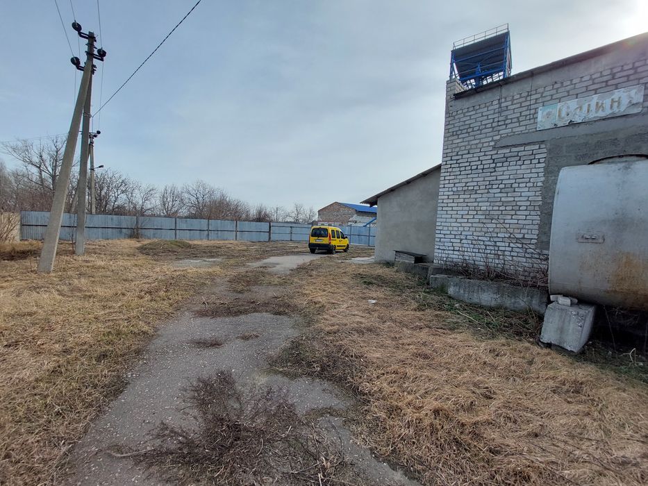 Продам комерційне приміщення/ склад / готовий бізнес. Фасадна ділянка.