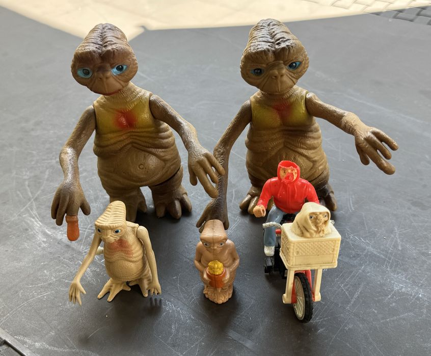 Bonecos de E T extraterrestre