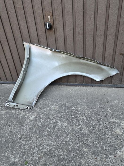 Błotnik przedni lewy Mercedes C Klasa w204