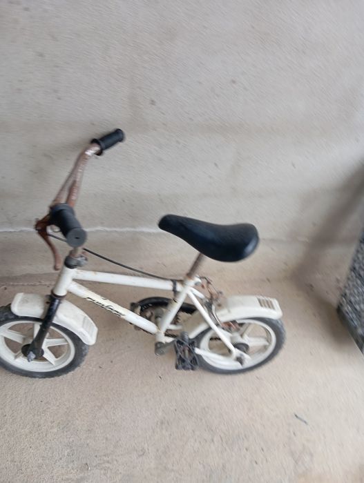 Bicicleta criança 10€ oferta trotinete