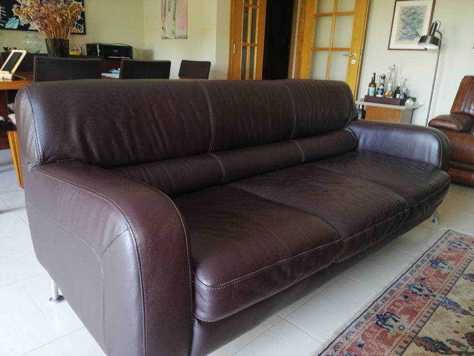 Sofá de Pele Castanho