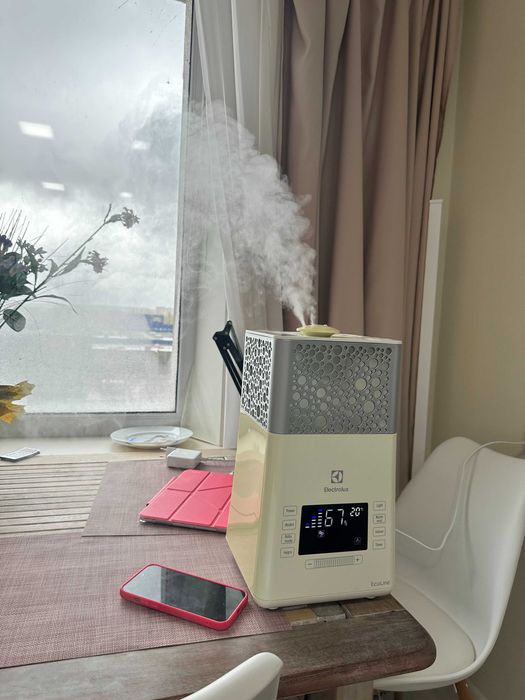 Продам зволожувач повітря Electrolux ecoline 3715d б у