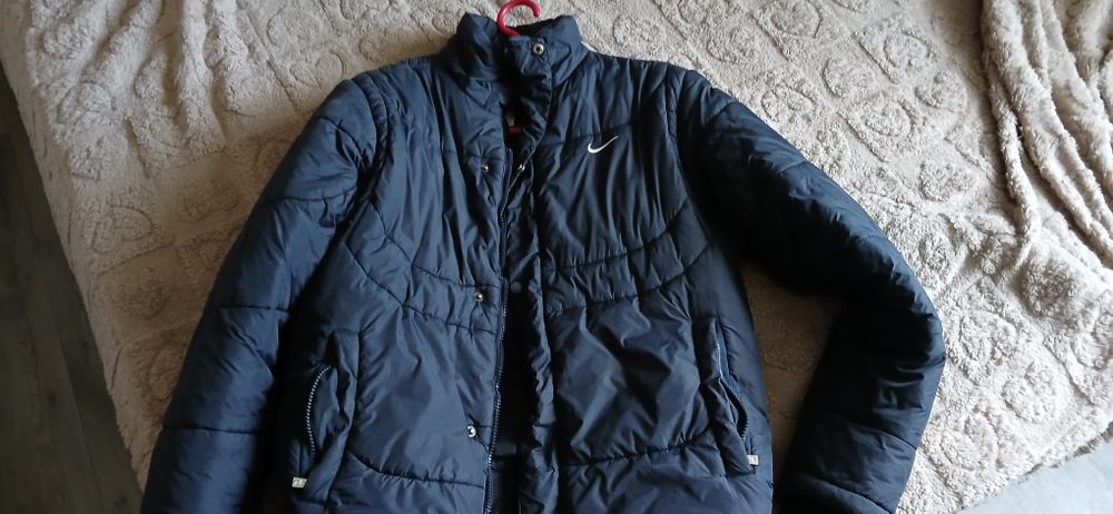 Продам куртку оригинал найк